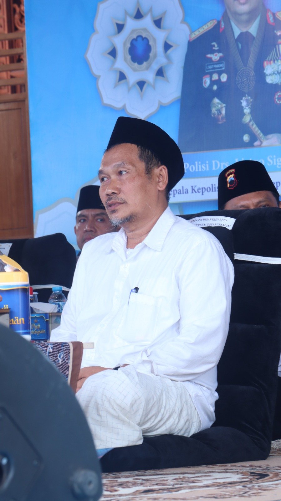 Kapolri Ajak Anggotanya Ngaji Kebangsaan ke Gus Baha Rembang